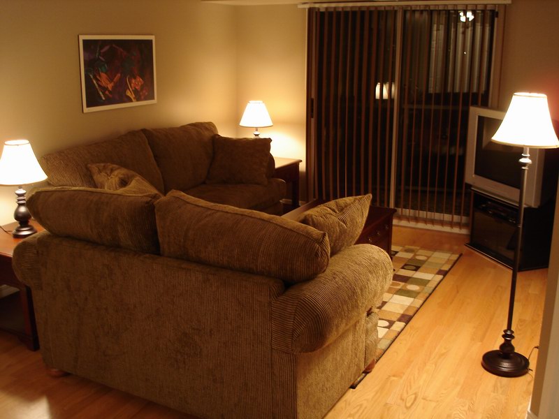 01-livingroom.jpg