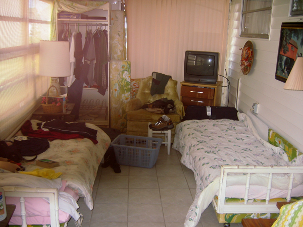 30 guest-bedroom.jpg
